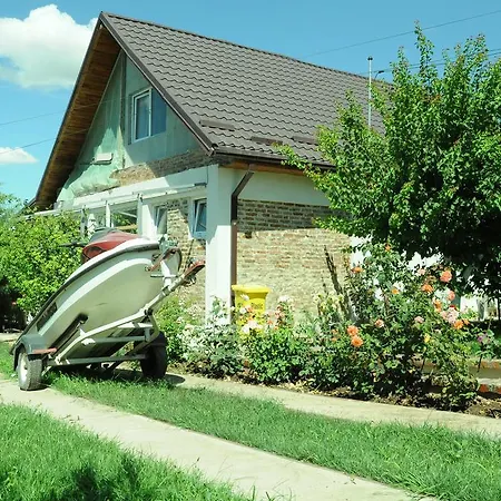 Cuibul De La Mare كوربو