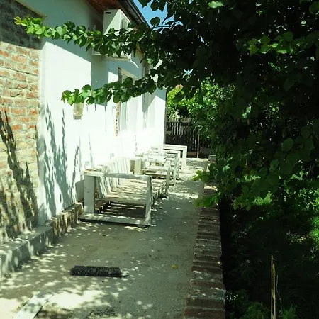 بيت ضيافة Cuibul De La Mare