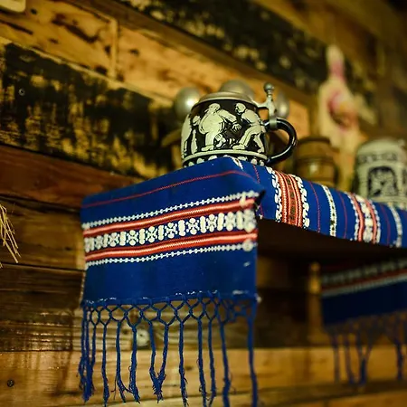 Casa de hóspedes Cuibul De La Mare 3*